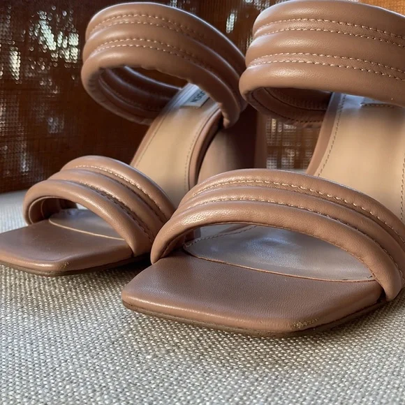 Steve Madden Tahani Block Heels - Picture 8 of 8